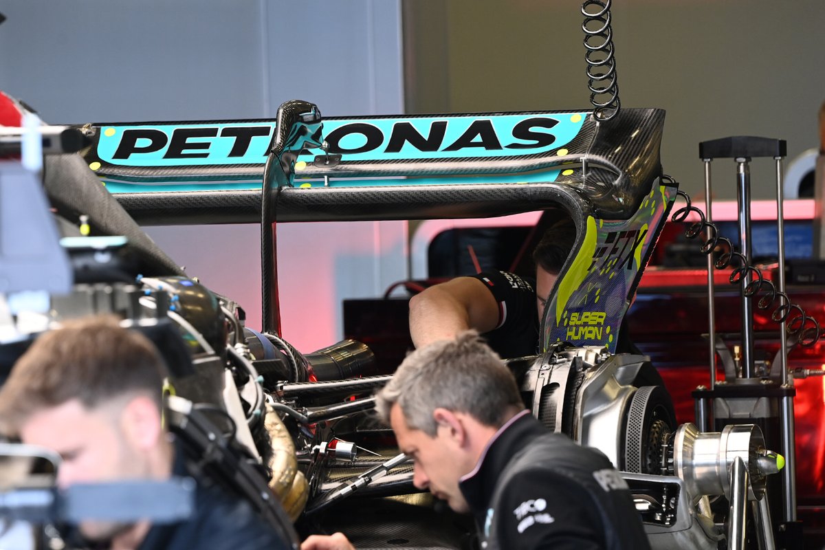 Detalle trasero del Mercedes W13