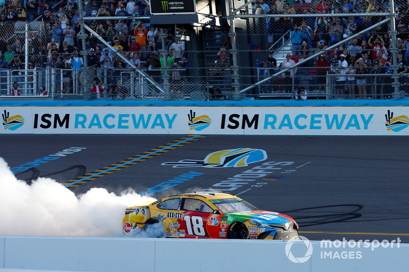 Race winner Kyle Busch, Joe Gibbs Racing, Toyota Camry M&M's