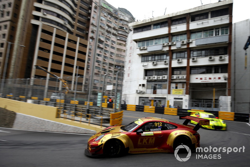 #912 Manthey-Racing Porsche 911 GT3 R: Earl Bamber