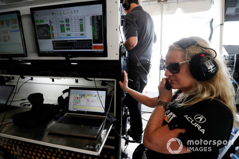 #57 Meyer Shank Racing w/ Curb-Agajanian Acura NSX GT3, GTD: Jackie Heinricher