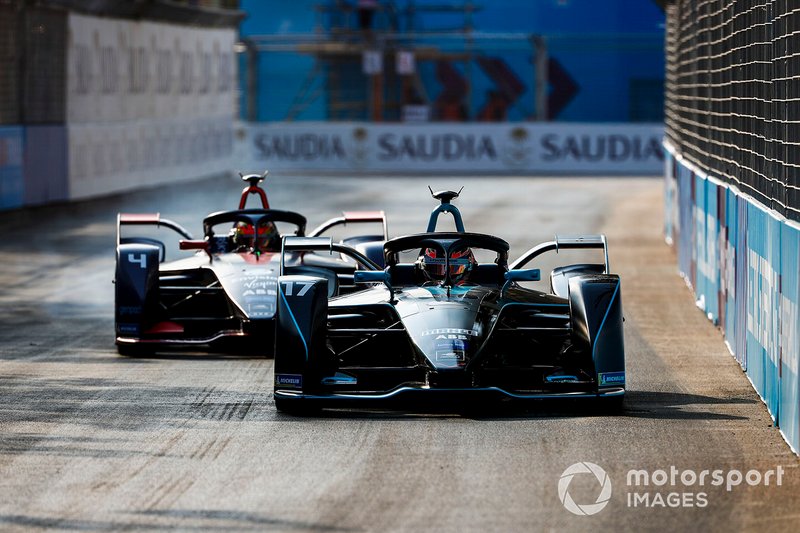 Gary Paffett, HWA Racelab, VFE-05 devant Robin Frijns, Envision Virgin Racing, Audi e-tron FE05