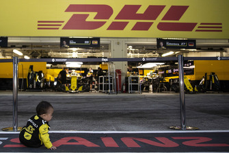 Genç bir Renault Sport F1 Team taraftarı