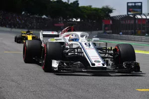 Marcus Ericsson, Alfa Romeo Sauber C37 sur la grille