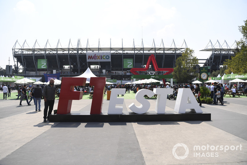 Fans and atmosphere