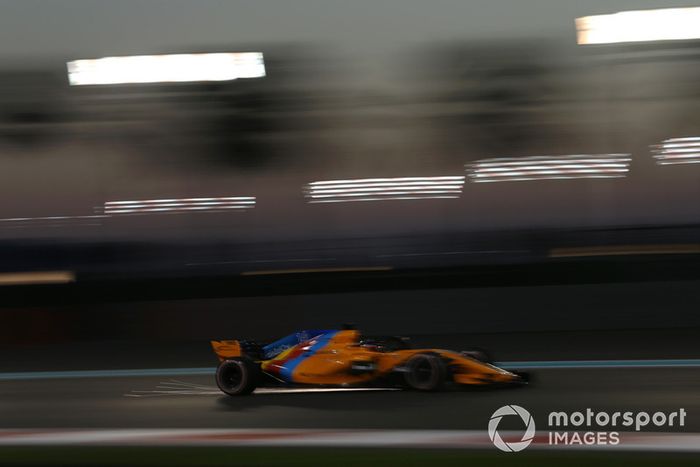 Fernando Alonso, McLaren MCL33 sparks 