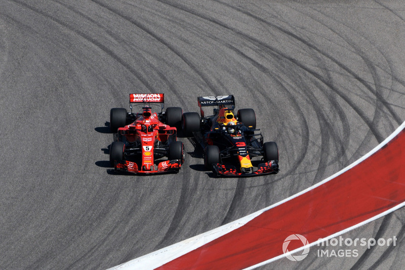 Sebastian Vettel, Ferrari SF71H ve Daniel Ricciardo, Red Bull Racing RB14 ilk tur kazası