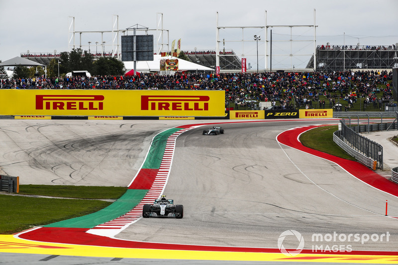 Valtteri Bottas, Mercedes AMG F1 W09 EQ Power+, leads Lewis Hamilton, Mercedes AMG F1 W09 EQ Power+