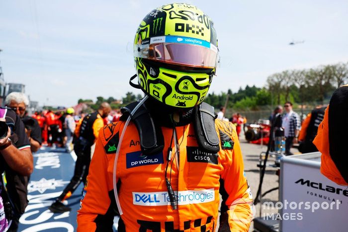 Lando Norris, McLaren F1 Team, en la parrilla de salida 