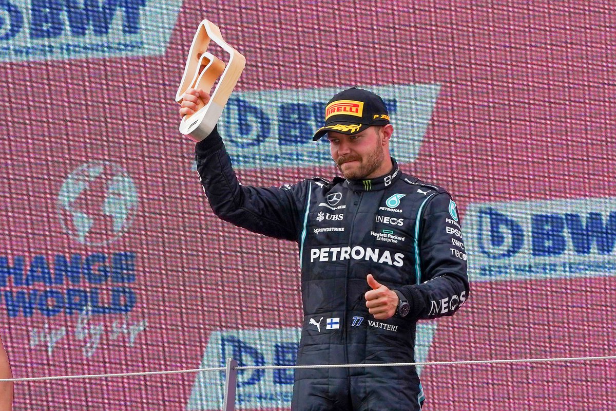 Podio: segundo lugar Valtteri Bottas, Mercedes