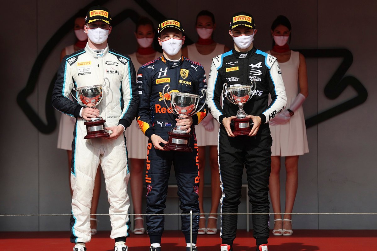 Podio: Liam Lawson, Hitech Grand Prix, Dan Ticktum, Carlin, Oscar Piastri, Prema Racing
