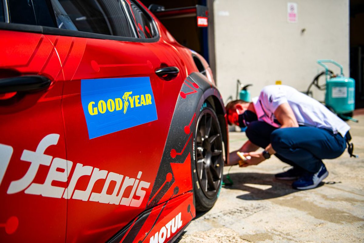 Alfa Romeo Giulia ETCR by Romeo Ferraris