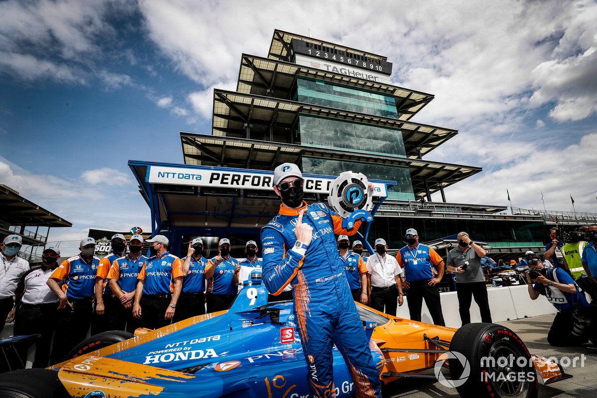 Ganador de la pole Scott Dixon, Chip Ganassi Racing Honda