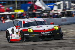 #911 Porsche Team North America Porsche 911 RSR: Patrick Pilet, Dirk Werner, Frédéric Makowiecki