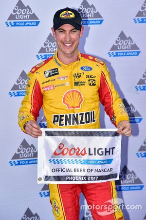 Pole sitter Joey Logano, Team Penske Ford 