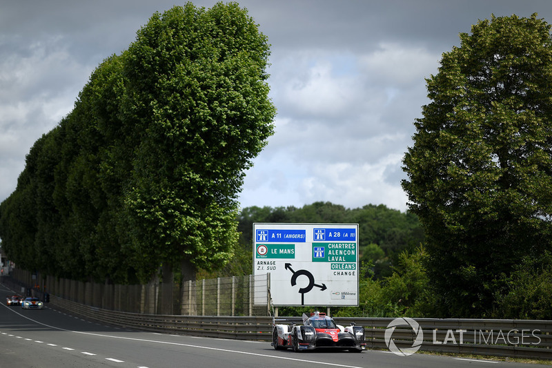 #9 Toyota Gazoo Racing, Toyota TS050 Hybrid: Jose Maria Lopez, Yuji Kunimoto, Nicolas Lapierre