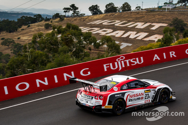 #10: Nissan GT-R am Mount Panorama