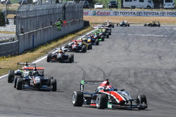 Pedro Piquet lidera al pelotón