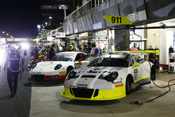 #911 Walkinshaw GT3, Porsche 911 GT3 R: Earl Bamber, Kevin Estre, Laurens Vanthoor