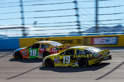 Kyle Busch, Joe Gibbs Racing, Toyota; Carl Edwards, Joe Gibbs Racing, Toyota