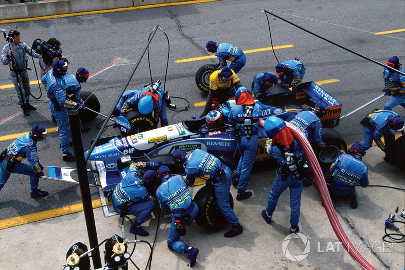 Michael Schumacher, Benetton B195, pit stop