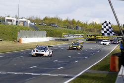 Sieger #17 KÜS TEAM75 Bernhard, Porsche 911 GT3 R: Mathieu Jaminet, Michael Ammermüller
