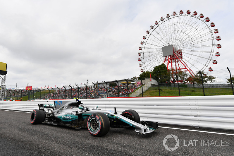 Valtteri Bottas, Mercedes-Benz F1 W08 with accident damage in FP3
