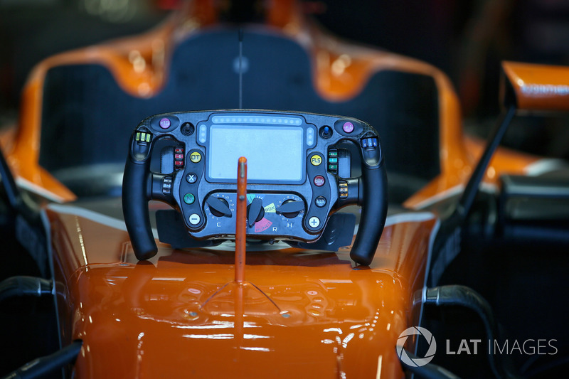 Direksiyon, McLaren MCL32