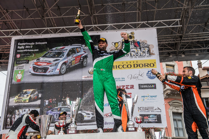 Ivan Ballinari auf dem Podium, Rally Ronde del Ticino