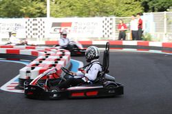 『e-kart ride』