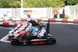 『e-kart ride』