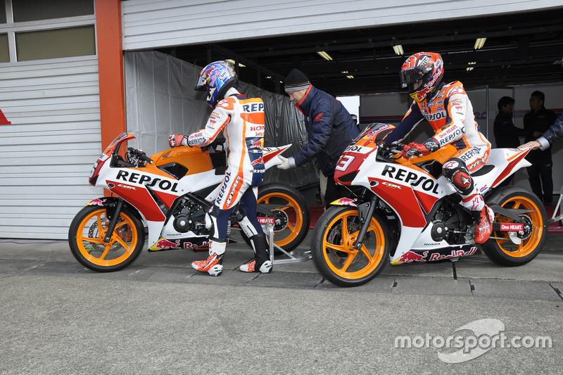 CBR250Rに乗るマルク・マルケスとダニ・ペドロサ