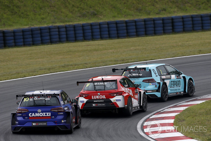 Jean-Karl Vernay, Leopard Racing Team WRT, Volkswagen Golf GTi TCR, Daniel Lloyd, Lukoil Craft-Bambo