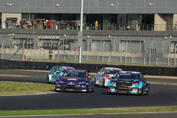 Gianni Morbidelli, West Coast Racing, Volkswagen Golf GTi TCR, Frédéric Vervisch, Comtoyou Racing, A