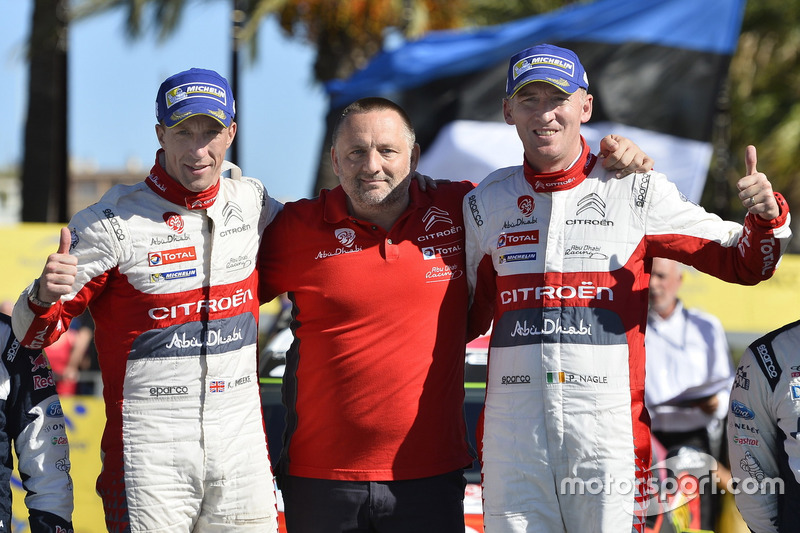Il vincitori Kris Meeke, Paul Nagle, Citroën C3 WRC, Citroën World Rally Team con Yves Matton, Direttore Citroën Motorsport