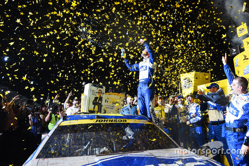 2016 Champion and race winner Jimmie Johnson, Hendrick Motorsports Chevrolet