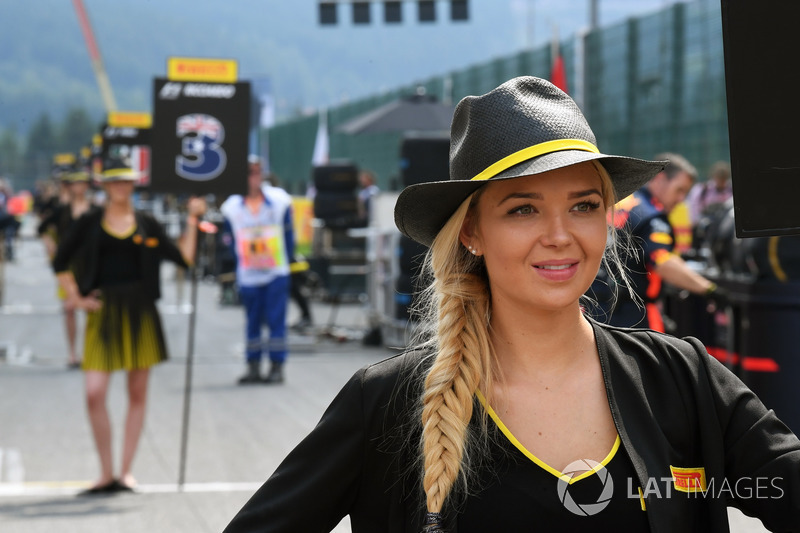 Grid girl
