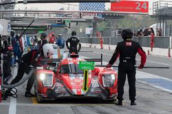 #24 CEFC Manor Oreca 07 Gibson: Tor Graves, Roberto Gonzalez, Jonathan Hirschi, Simon Trummer, Vitaly Petrov
