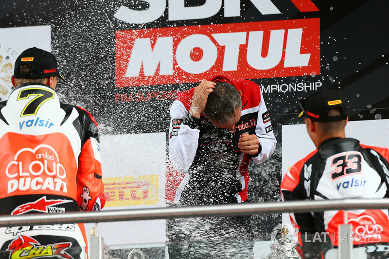 Podio: il vincitore della gara Chaz Davies, Ducati Team, il terzo classificato Marco Melandri, Ducati Team