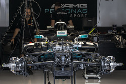 Mercedes-Benz F1 W08 nel garage