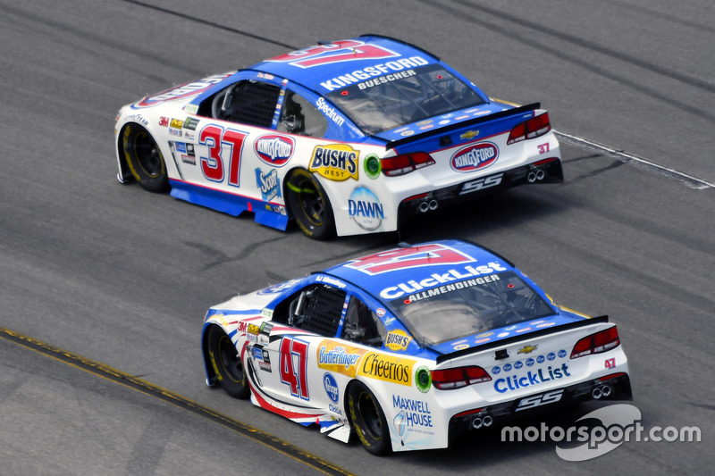 Chris Buescher, JTG Daugherty Racing, Chevrolet; A.J. Allmendinger, JTG Daugherty Racing, Chevrolet