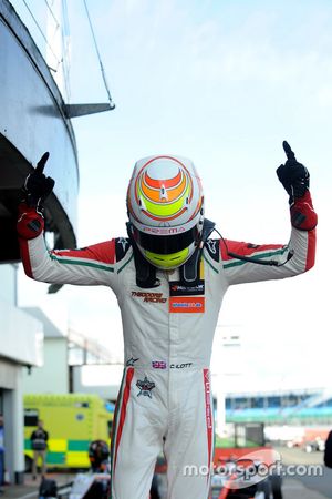 Race winner Callum Ilott, Prema Powerteam, Dallara F317 - Mercedes-Benz