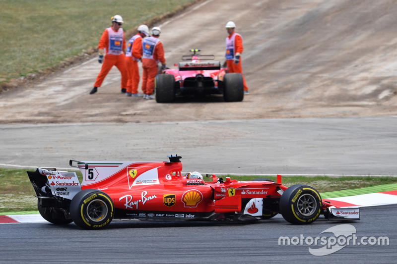 Sebastian Vettel, Ferrari SF70H, Kimi Raikkonen, Ferrari SF70H