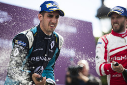 Sébastien Buemi, Renault e.Dams, et Nick Heidfeld, Mahindra Racing, sur le podium