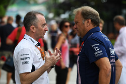 Paddy Lowe, directeur technique de Williams et Robert Fearnley, Team Principal adjoint Sahara Force India F1 Team