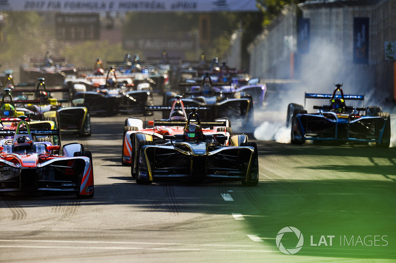 Felix Rosenqvist, Mahindra Racing, leads at the start of the race