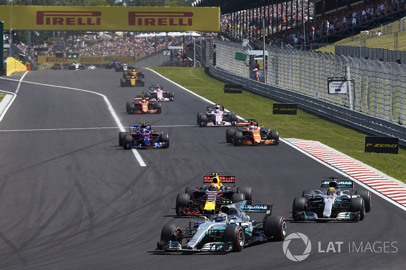 Valtteri Bottas, Mercedes AMG F1 W08, Lewis Hamilton, Mercedes AMG F1 W08, Max Verstappen, Red Bull Racing RB13, Carlos Sainz Jr., Scuderia Toro Rosso STR12, Fernando Alonso, McLaren MCL32