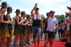 Нико Хюлькенберг, Renault Sport F1 Team, и Серхио Перес, Sahara Force India F1