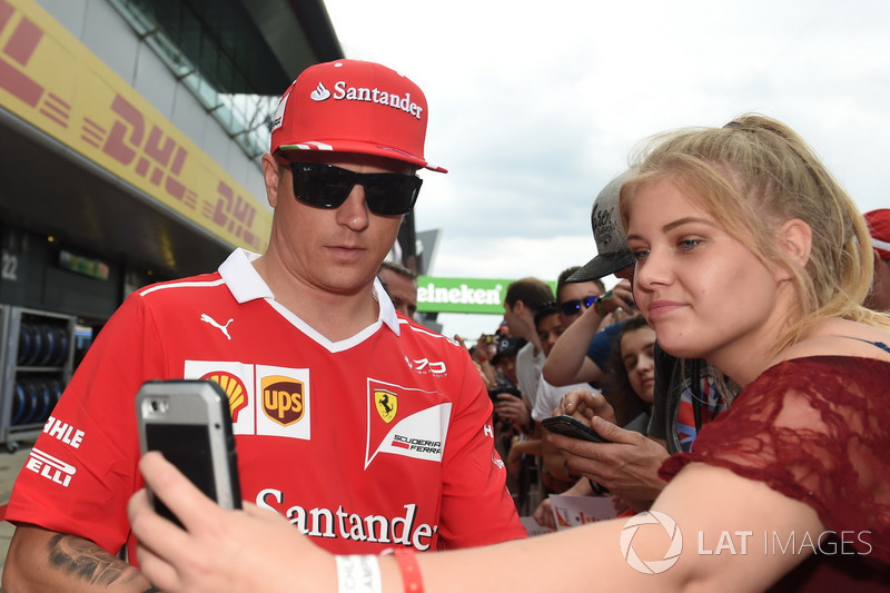 Kimi Raikkonen, Ferrari meets the fans at the autograph session