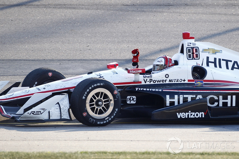 Sieg für Helio Castroneves, Team Penske Chevrolet