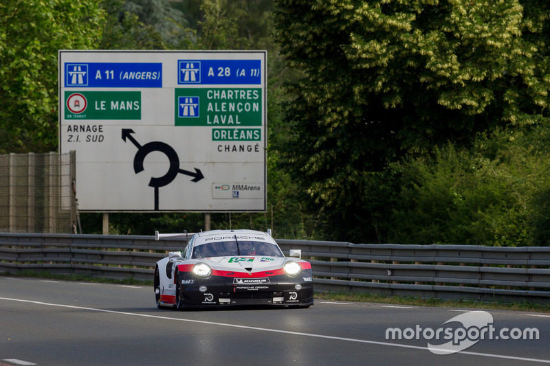 #94 Porsche GT Team Porsche 911 RSR: Romain Dumas, Timo Bernhard, Sven Müller
